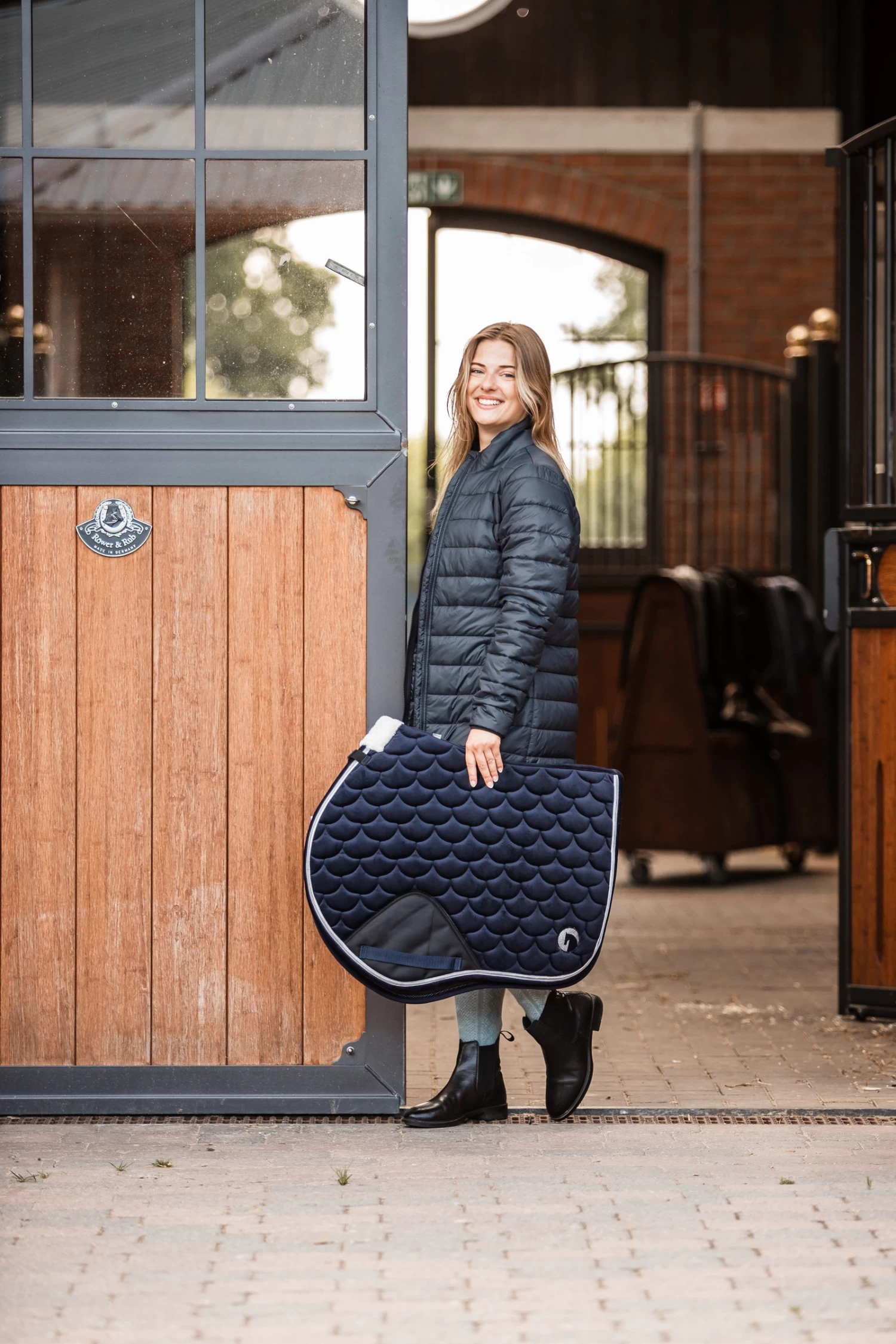 Horze Geneva Vielseitigkeitsschabracke Mit Kunstfell – Bild 16